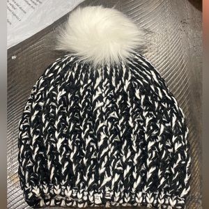 ZYIA Active Bom Beanie